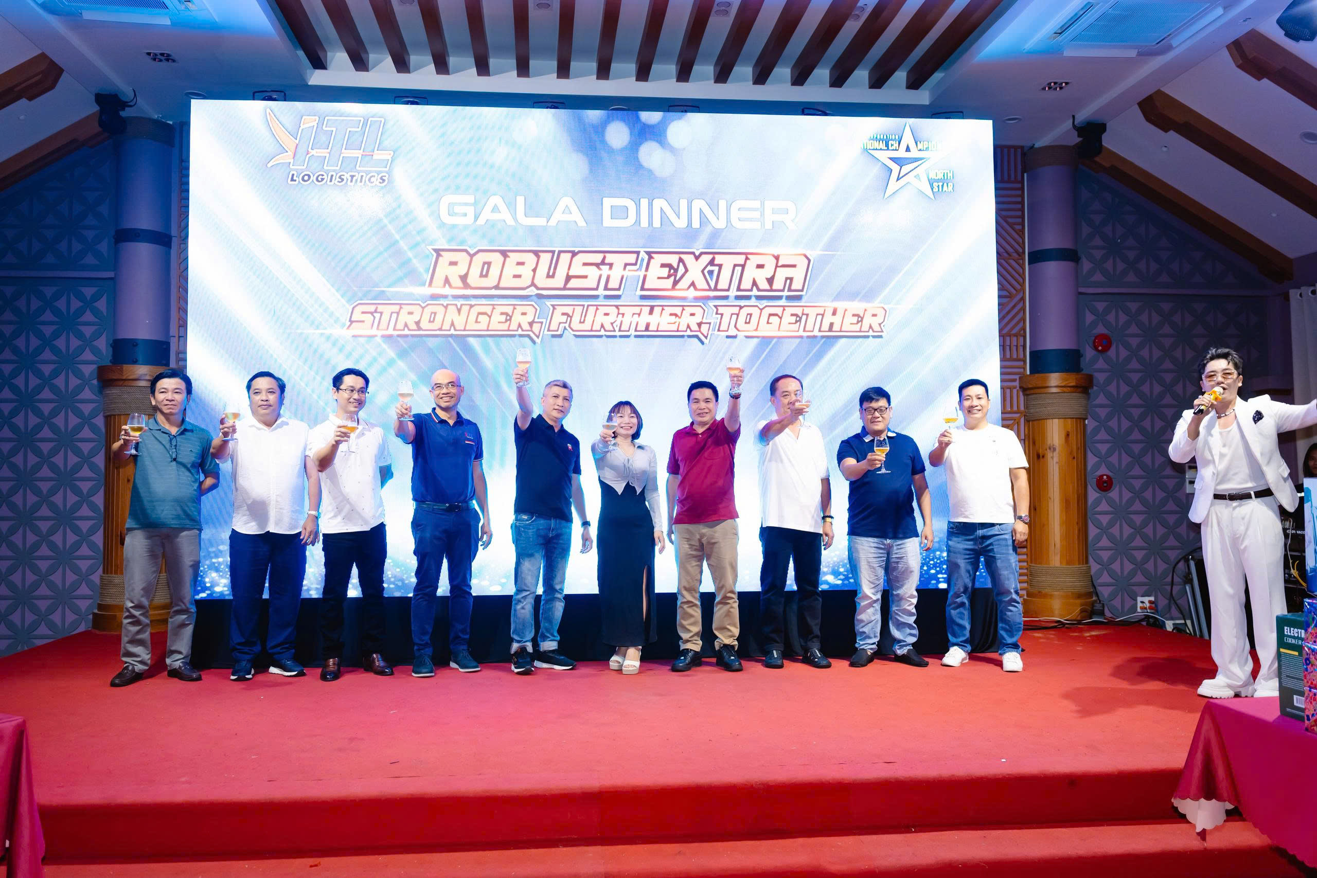 Khai tiệc Gala Dinner nâng ly chúc mừng ITL